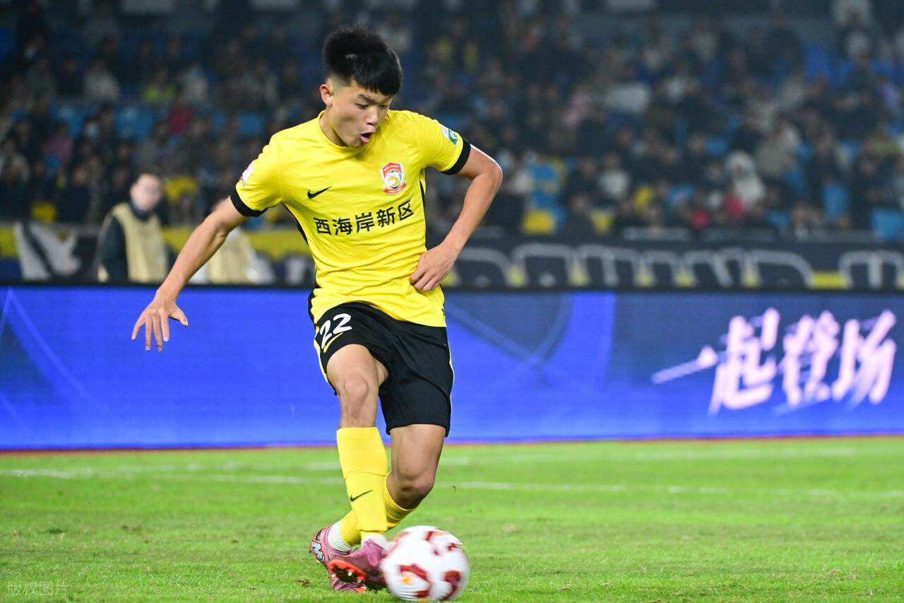 乐鱼体育平台-深圳截胡失败，上港队正式官宣杨希加盟，未来将挑大梁，值得期待